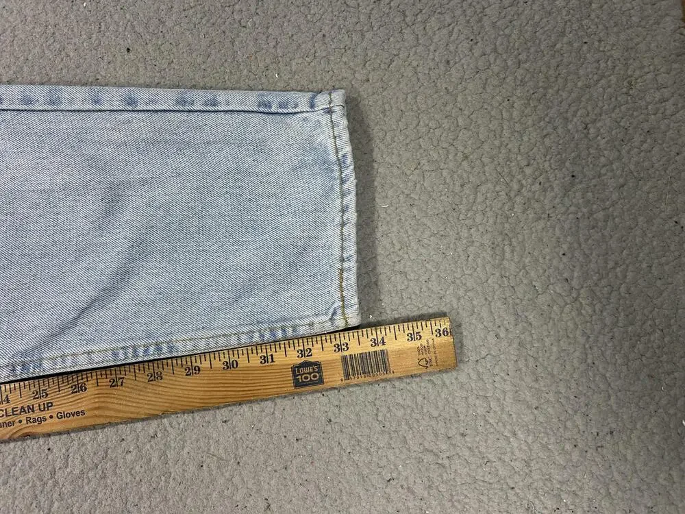 Vintage Levis 550 Jeans Mens 32 Light Wash Relaxed Tapered Distressed USA 90s